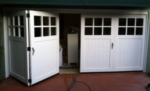 Folding garage door